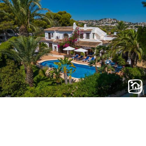 Villa Cogoll by Abahana Villas