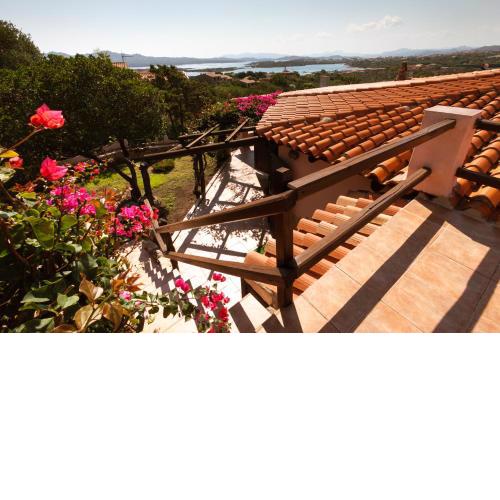 VILLA CON MAGNIFICO TERRAZZO IUN P6868