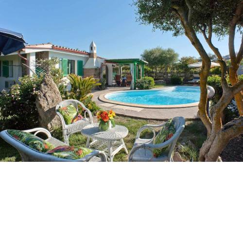 VILLA con PISCINA 200 mt dalla spiaggia 10 persone