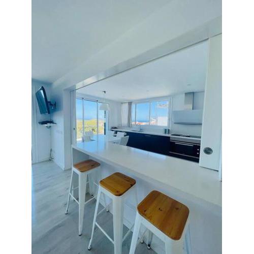 Villa con piscina en Addaia