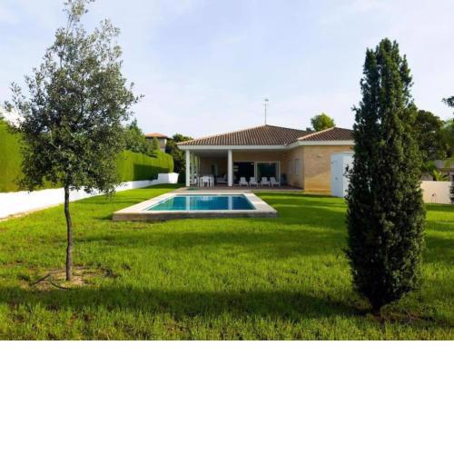 Villa con piscina, jardín y aire acondicionado en L'Eliana