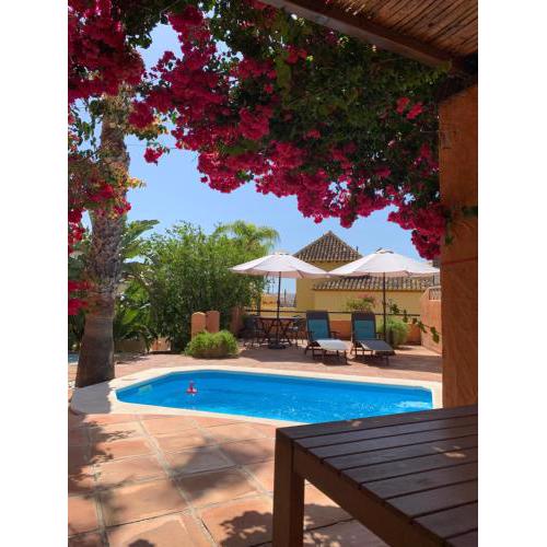 Villa con Piscina privada o Apartamento con Jacuzzi y Terraza