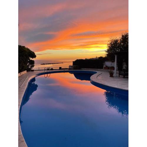 Villa con Piscina Privata fronte Spiaggia