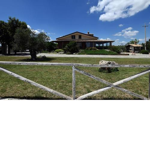 Villa con piscina vicino a Matera