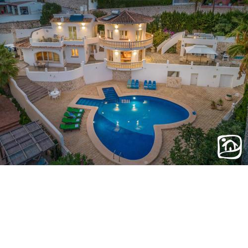 Villa Condor by Abahana Villas