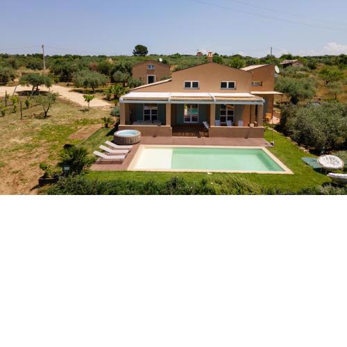 Villa del Mandorlo