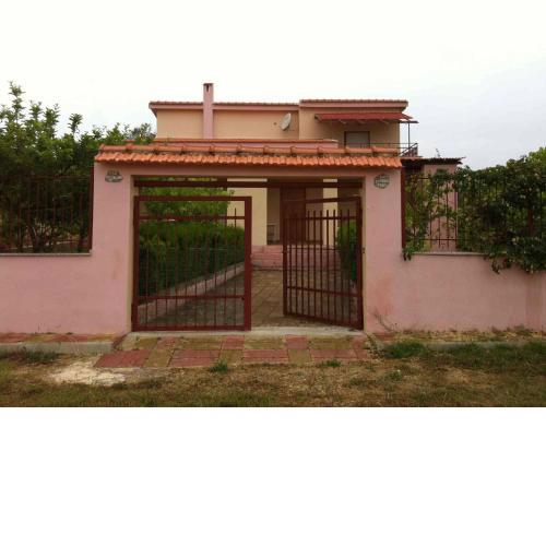 Villa Delia 600mt dal mare IUN R2818