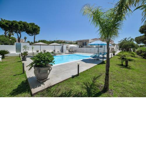 Villa delle Ondine, con Piscina Privata, a 180 metri dal mare.