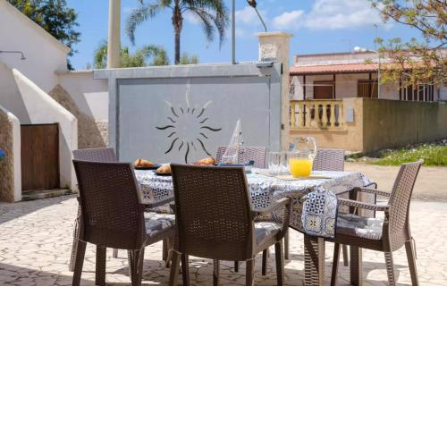 Villa Diamante Torre Lapillo With Air Conditioning, Parking And Wi-Fi