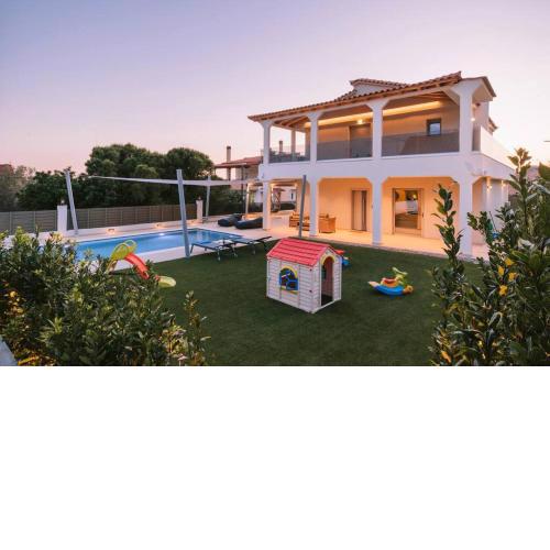 Villa Diamond in Lagonissi with pool & garden