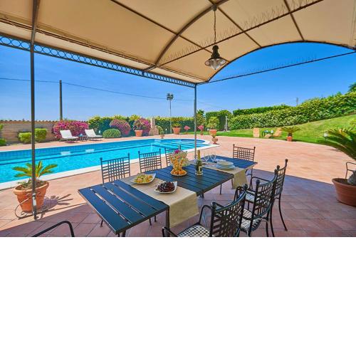 Villa Dinira