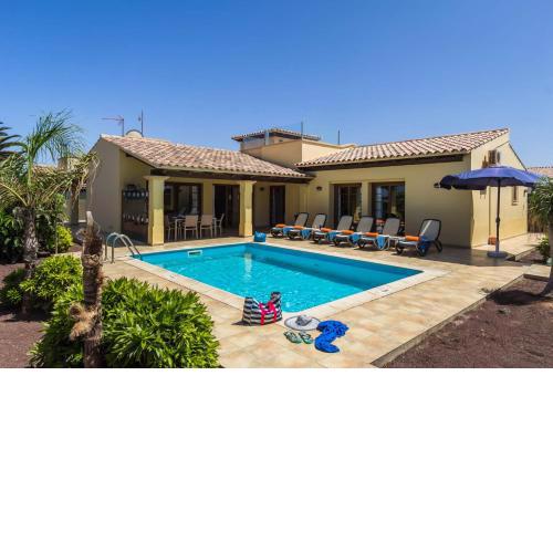 Villa Ducales by Villa Plus