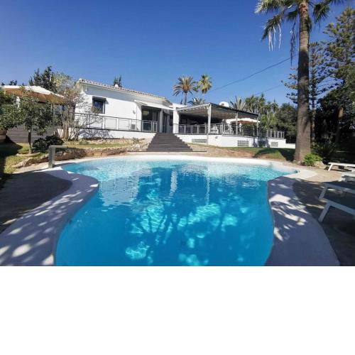 Villa Dune. Luxury Villa renewed 2021, 5 min walk from beach.