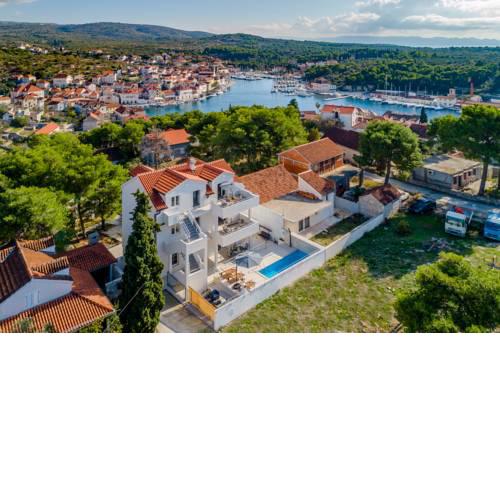Villa Elaphusa