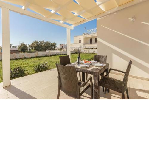 Villa Elena - Two Luxury Suites, garden & fast Wi-Fi near the Sea