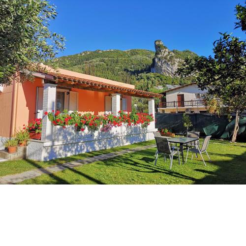 Villa Eleni (Apartment) Fully equiped,near the sea
