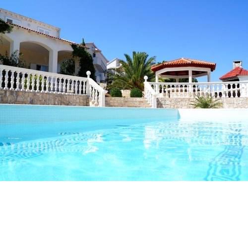 VILLA ENSOLEILLEE, TRANQUILITY & RELAXATION ON PRIVATE PROPERTY, BLUE SKY, LITTLE BAY & PRIVATE POOL
