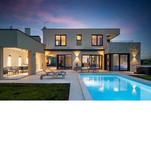 Villa Estate