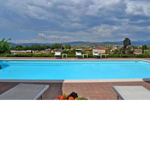Villa Faccioli Deodara With Shared Pool