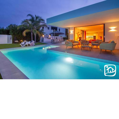 Villa Falco by Abahana Villas