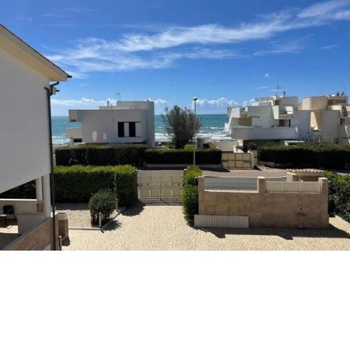 Villa fronte mare