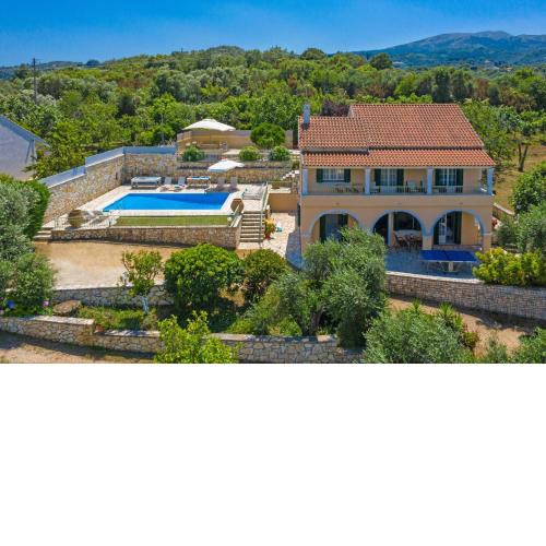 Villa Ftelias by Villa Plus
