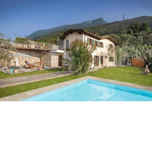 Villa Fuzzys - Un antico casale ristrutturato