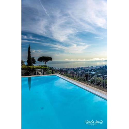 Villa Gaia - Luxury Villa, pool & wellness rooms