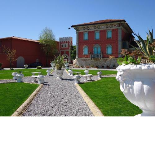 VILLA GARUTI VILLAGE