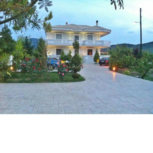 Villa Georgia with Pool