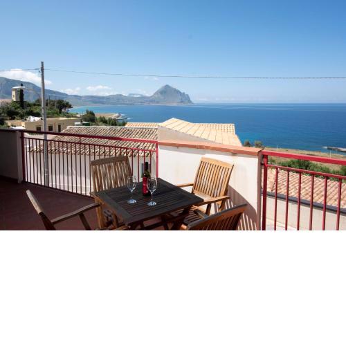 Villa Gina con vista mozzafiato sul golfo di Macari