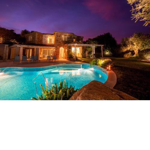 Villa Ginestra - Trascorri la tua vacanza in Sardegna in una Villa di lusso a 500 mt dal mare