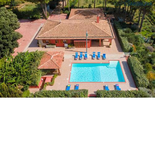 Villa Girasoli con piscina privata e SPA a 2km dalla spiaggia