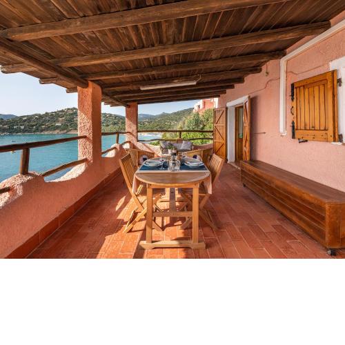 Villa Golfo degli Angeli