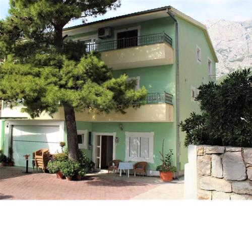 Villa Green House
