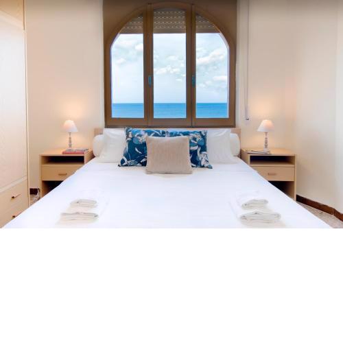 VILLA HORUS SAN GIOVANNI SINIS - Villa sul mare con grande giardino privato