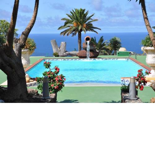 Villa im Kolonialstil mit Pool auf einer weitläufigen Finca mit herrlichem Ausblick