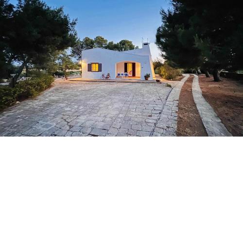Villa immersa nell'oasi di Calaverde