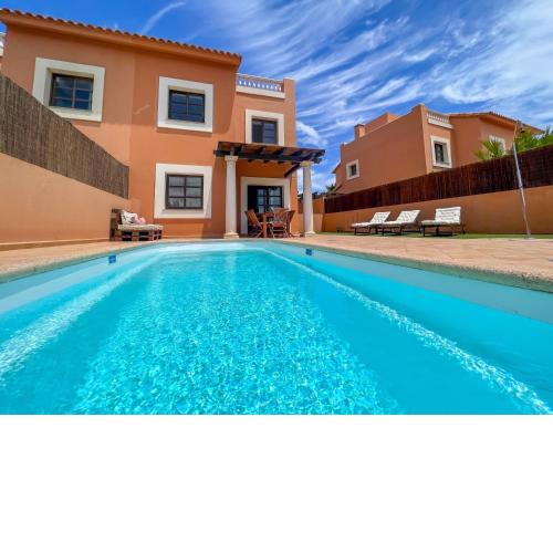 Villa in Corralejo with private pool