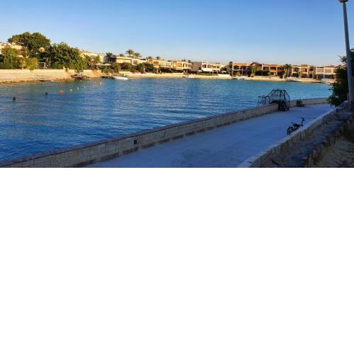 Villa in marina 5 with private lagoon view