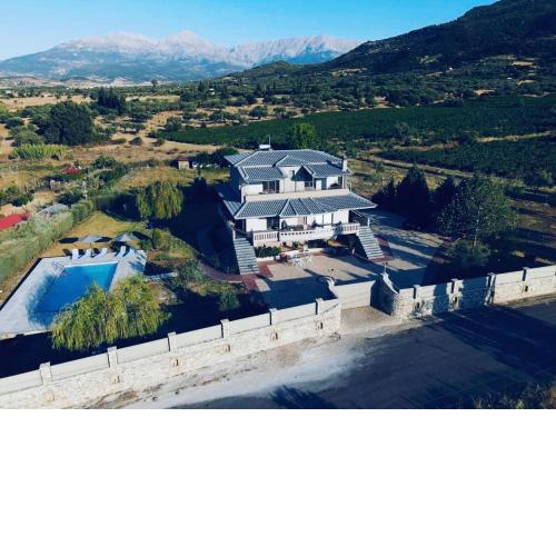 VILLA IN NATURE