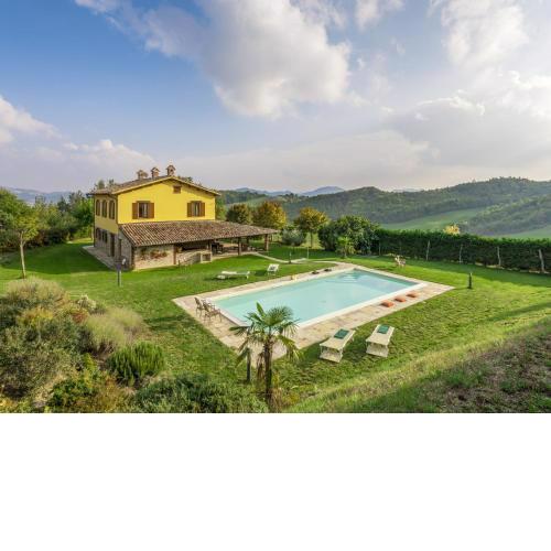 Villa in Piandimeleto with hot tub mid May end Sept