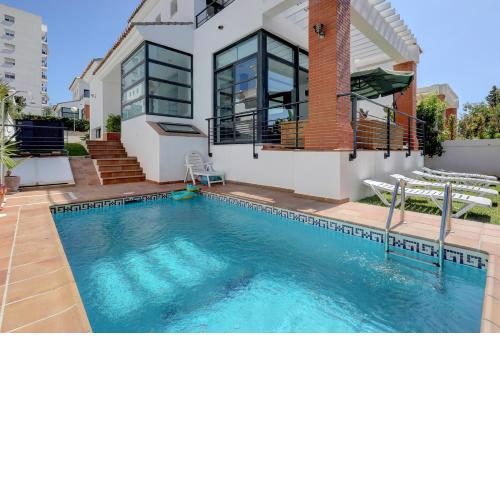 Villa in Puerto Marina with private pool