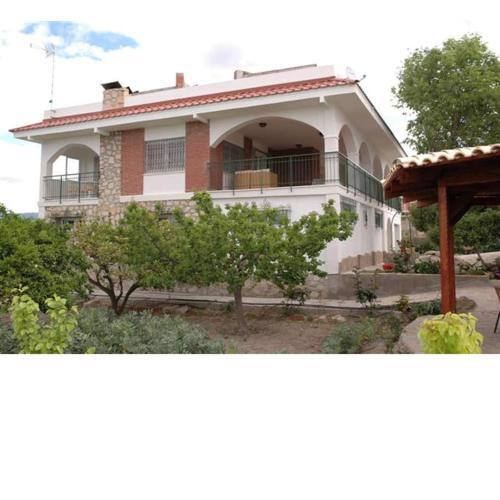 Villa in the area of Busot with 5 bedr and pool! Casa Manolita