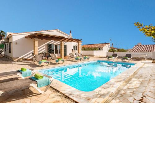 Villa Ingrid Porter by Villa Plus