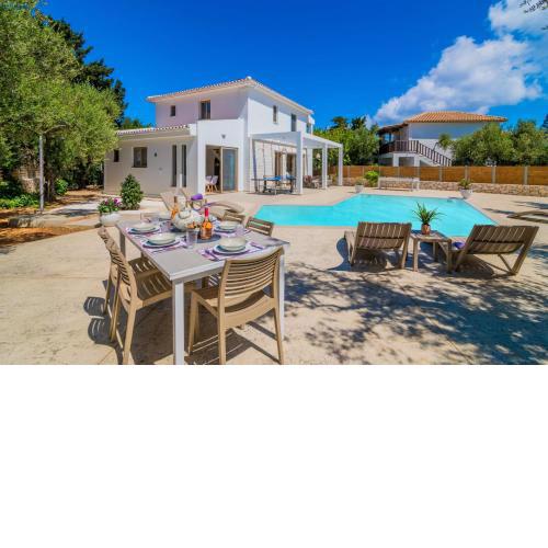 Villa Ionio Deste by Villa Plus