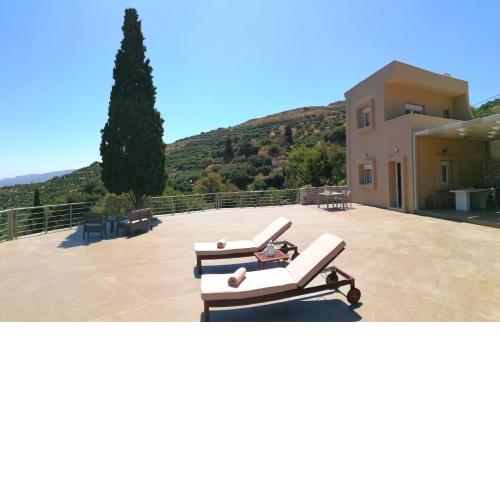 Villa Irini - Cretan Luxury Villa with Amazing View