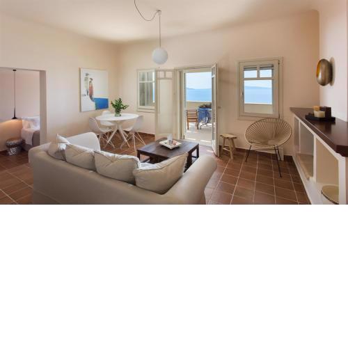 Villa Itis Luxury Suite with Balcony, Panoramic View & Jacuzzi