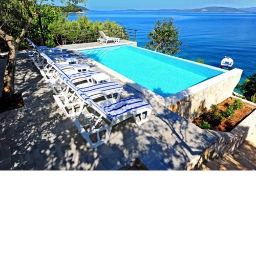 Villa Jadranka with pool and private beach