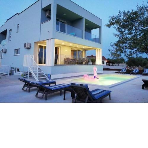 Villa JoNa - with pool